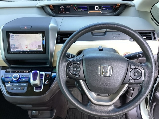 フリード1.5 ハイブリッド G ホンダセンシング 4WD