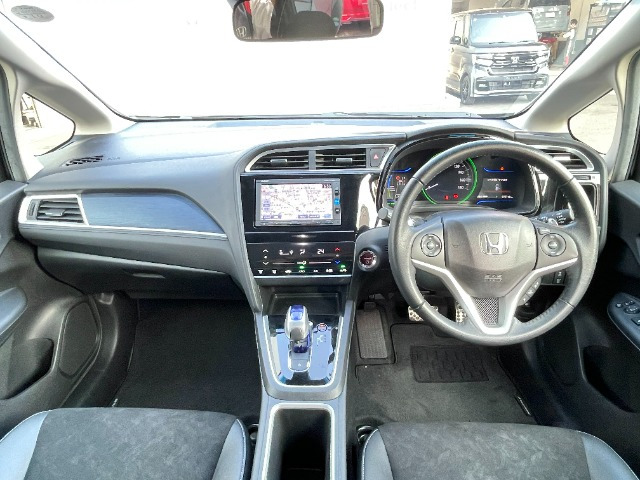 シャトル1.5 ハイブリッド X