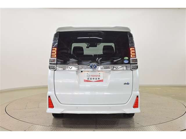 ヴォクシー1.8 ハイブリッド ZS 煌II