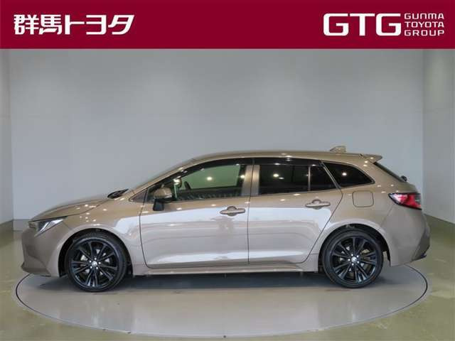 カローラツーリング1.8 ハイブリッド W×B