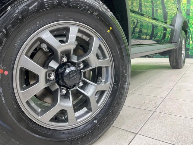 �y����15�C���`�A���~�z�C�[���z�O�ςɃ}�b�`���������A���~�z�C�[���𑕒����Ă���܂��B�e��ЊO�A���~�z�C�[����A�X�^�b�h���X�^�C�����戵�����Ă���܂��B���񂲑��k����������