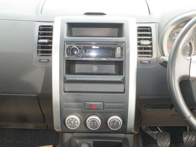 エクストレイル2.0 20GT ディーゼル 4WD