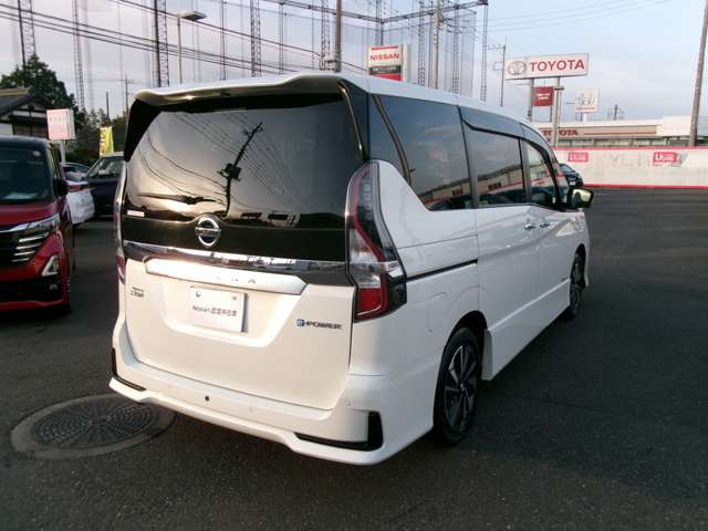 セレナ1.2 e-POWER ハイウェイスターV