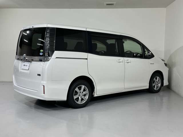 ヴォクシー1.8 ハイブリッド V