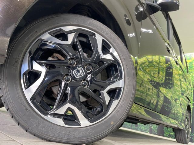 �y����15�C���`�A���~�z�C�[���z�O�ςɃ}�b�`���������A���~�z�C�[���𑕒����Ă���܂��B�e��ЊO�A���~�z�C�[����A�X�^�b�h���X�^�C�����戵�����Ă���܂��B���񂲑��k����������