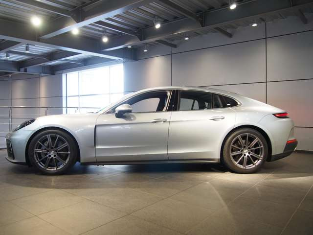 パナメーラ4 4WD