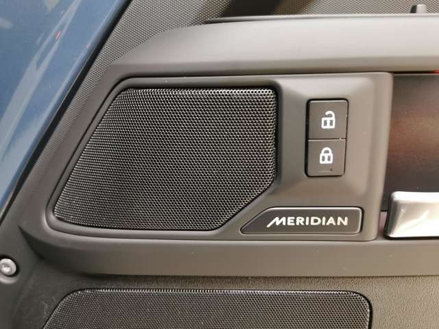 ディフェンダー110 X ダイナミック SE 3.0L D350 ディーゼル 4WD