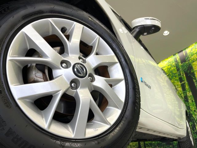 �y����15�C���`�A���~�z�C�[���z�O�ςɃ}�b�`���������A���~�z�C�[���𑕒����Ă���܂��B�e��ЊO�A���~�z�C�[����A�X�^�b�h���X�^�C�����戵�����Ă���܂��B���񂲑��k����������