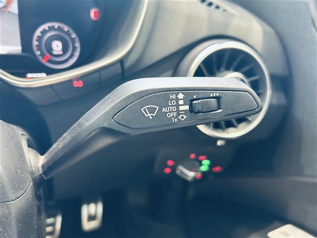 TTクーペ2.0 TFSI クワトロ 4WD