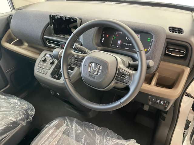 広々とした空間で、手軽にお荷物を出し入れ可能です!!