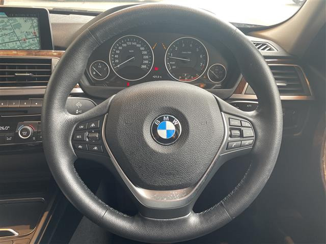 3シリーズセダン320i ラグジュアリー