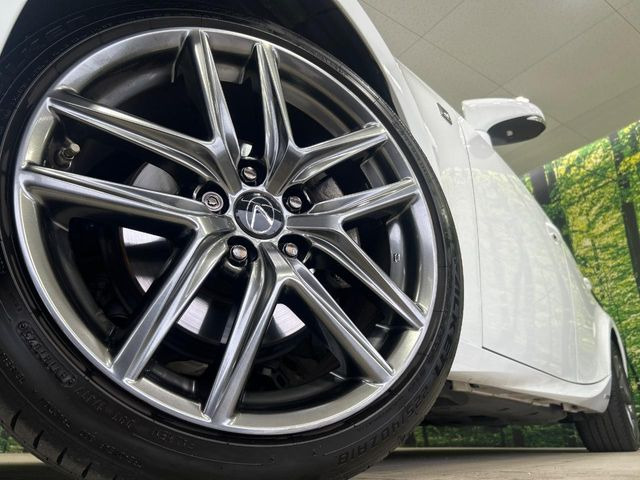 �y����18�C���`�A���~�z�C�[���z�O�ςɃ}�b�`���������A���~�z�C�[���𑕒����Ă���܂��B�e��ЊO�A���~�z�C�[����A�X�^�b�h���X�^�C�����戵�����Ă���܂��B���񂲑��k����������