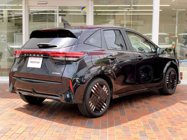 ノートオーラ1.2 G レザーエディション