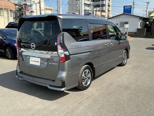 セレナ1.2 e-POWER ハイウェイスターV