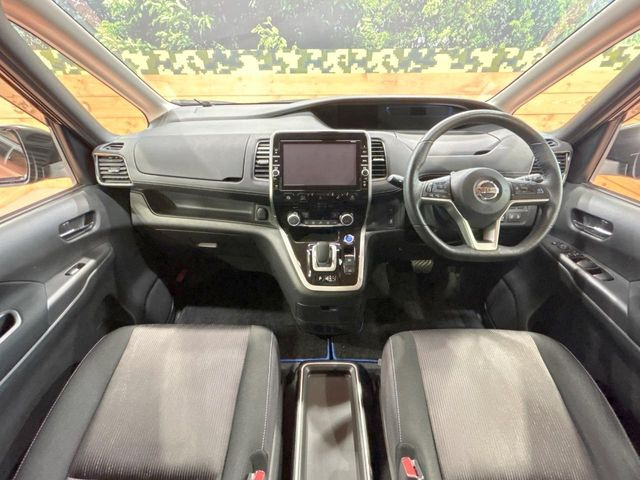 セレナ1.2 e-POWER ハイウェイスターV