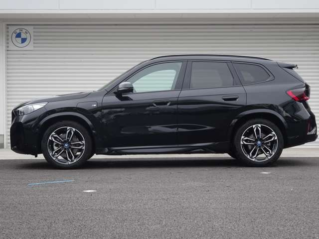 iX1xドライブ30 Mスポーツ 4WD