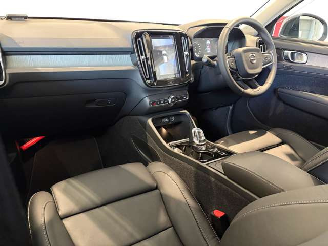 XC40T4 AWD インスクリプション 4WD