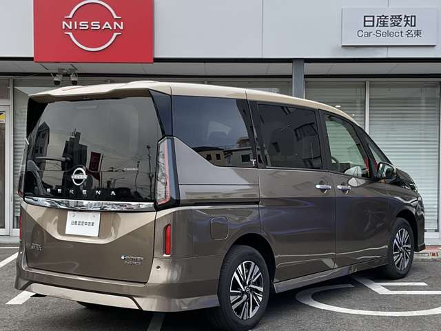 セレナ1.4 e-4ORCE ハイウェイスターV 4WD