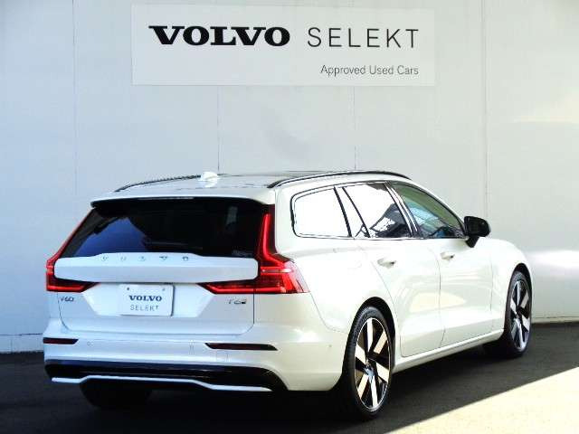 V60ウルトラ T6  AWD プラグインハイブリッド 4WD