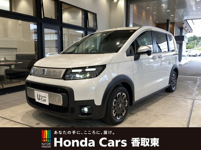 フリード1.5 e:HEV クロスター