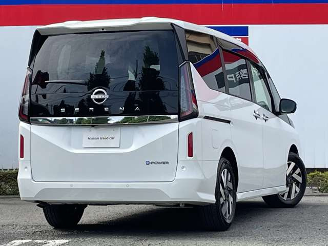 セレナ1.4 e-POWER XV