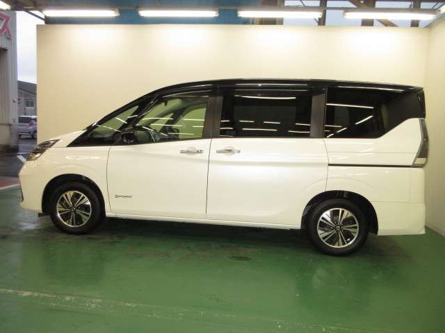 セレナ1.2 e-POWER XV