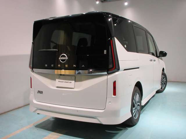 セレナ2.0 ハイウェイスターV 4WD