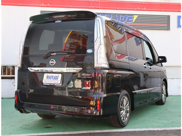 セレナ2.0 ライダー ブラックライン S-HYBRID アドバンスドセーフティパッケージ