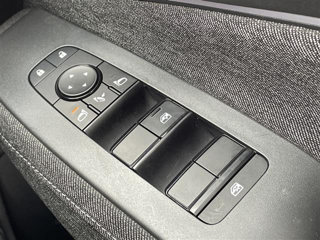 ノートオーラ1.2 G FOUR レザーエディション 4WD