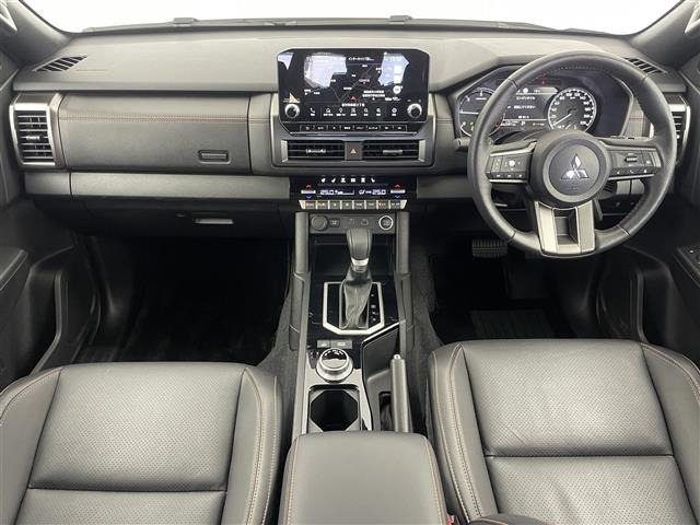 トライトン2.4 GSR ディーゼル 4WD