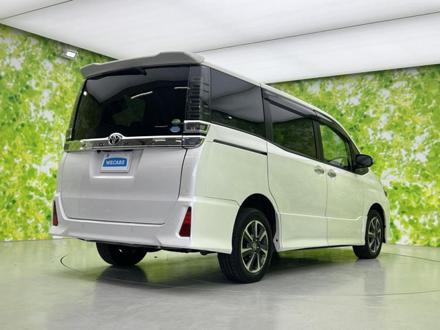 ヴォクシー2.0 ZS 煌II 4WD