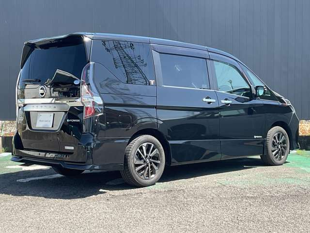 セレナ1.2 e-POWER ハイウェイスターV アーバンクロム