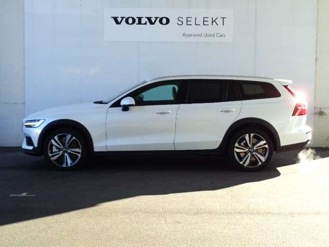 V60クロスカントリーウルトラ B5 AWD 4WD