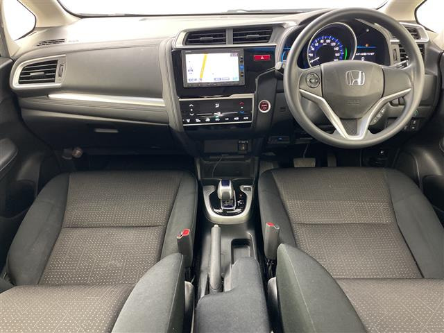 フィット1.5 ハイブリッド Fパッケージ コンフォートエディション 4WD