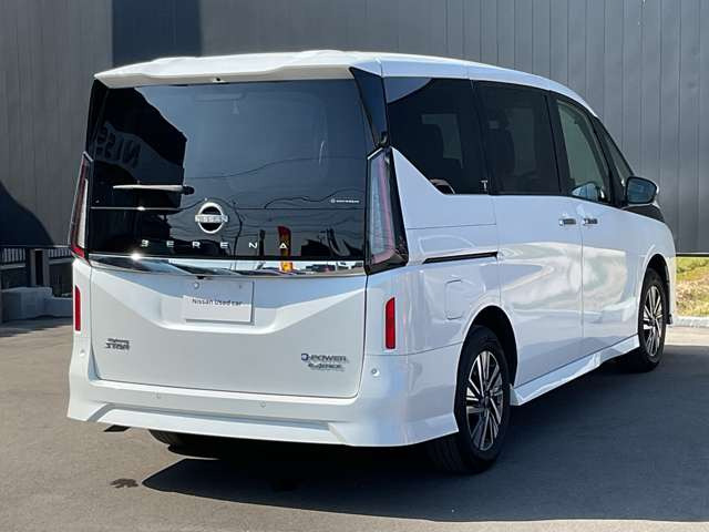 セレナ1.4 e-4ORCE ハイウェイスターV 4WD