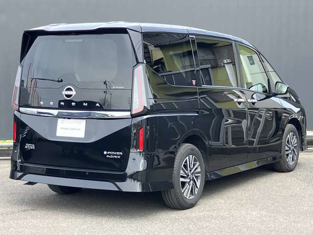 セレナ1.4 e-4ORCE ハイウェイスターV 4WD