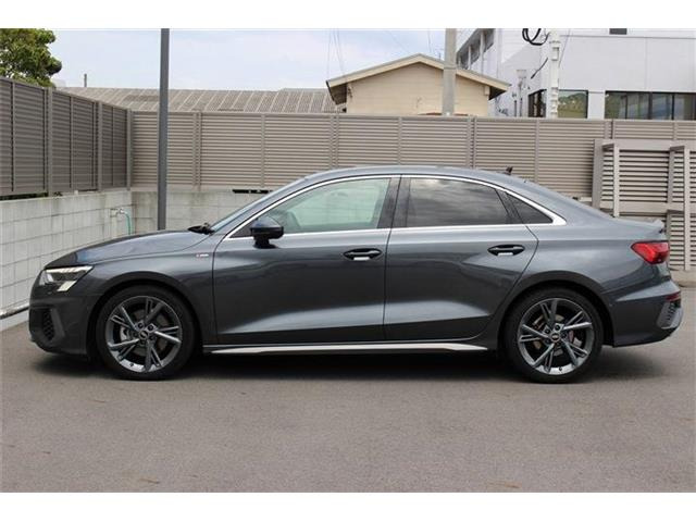 A3セダン30 TFSI Sライン