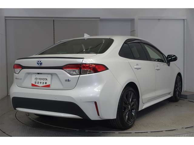 カローラ1.8 ハイブリッド W×B E-Four 4WD