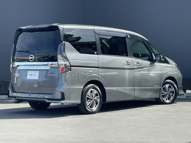 セレナ1.2 e-POWER ハイウェイスターV