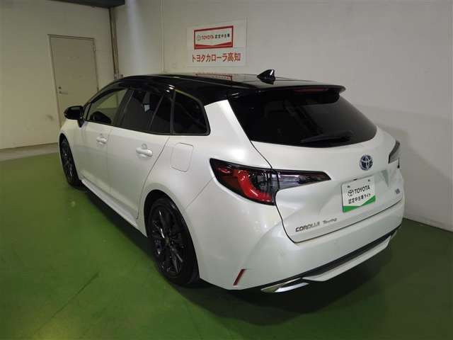 カローラツーリング1.8 ハイブリッド W×B