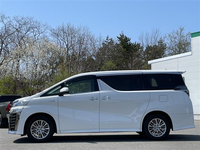 ヴェルファイアハイブリッド 2.5 ZR E-Four 4WD