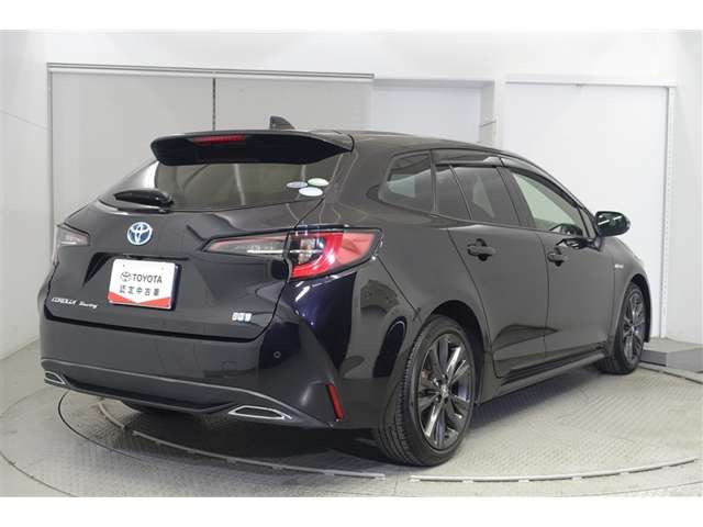 カローラツーリング1.8 ハイブリッド W×B