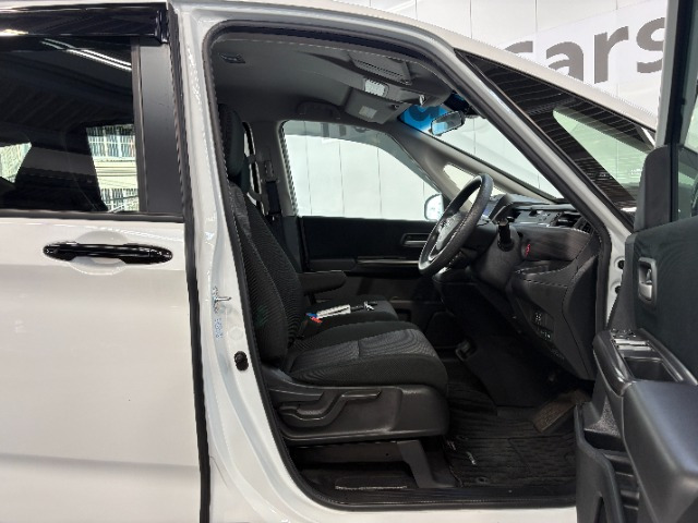 フリード1.5 ハイブリッド G