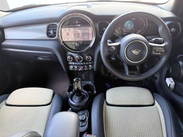 ミニクーパー レゾリュート エディション DCT