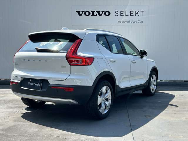 XC40B4 AWD モメンタム 4WD