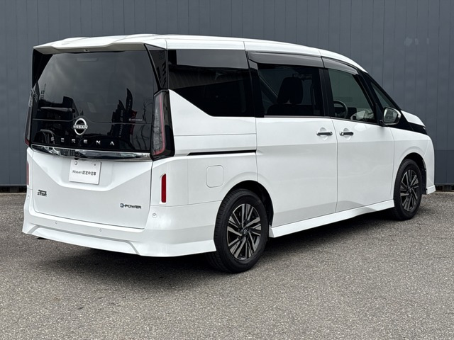 セレナ1.4 e-POWER ハイウェイスターV