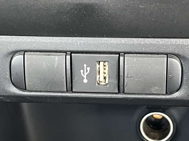 �X�}�z�≹�y�v���C���[��ڑ��\��USB�[�q�t��!