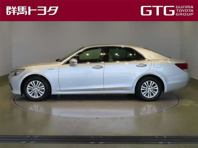 クラウンハイブリッド 2.5 ロイヤルサルーン