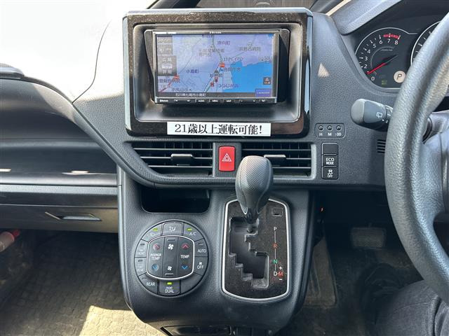 ヴォクシー2.0 X 4WD