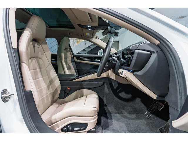 パナメーラ4 4WD